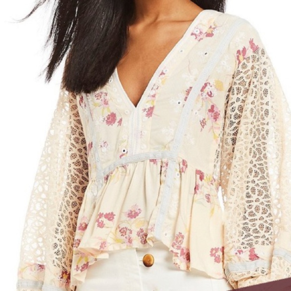 Free people lace billow sleeve floral top